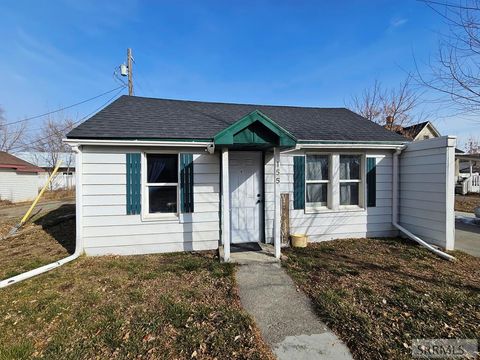 Photo of 155 E Jackson Street, BLACKFOOT, ID 83221 (MLS # 2181805)