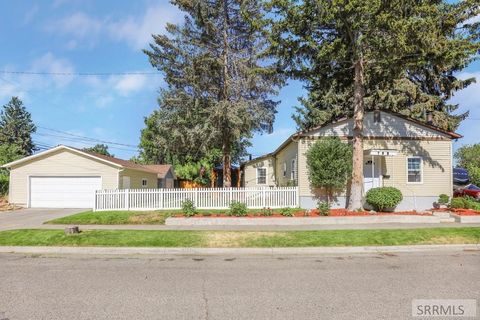 Photo of 798 9th Street, IDAHO FALLS, ID 83404 (MLS # 2178139)