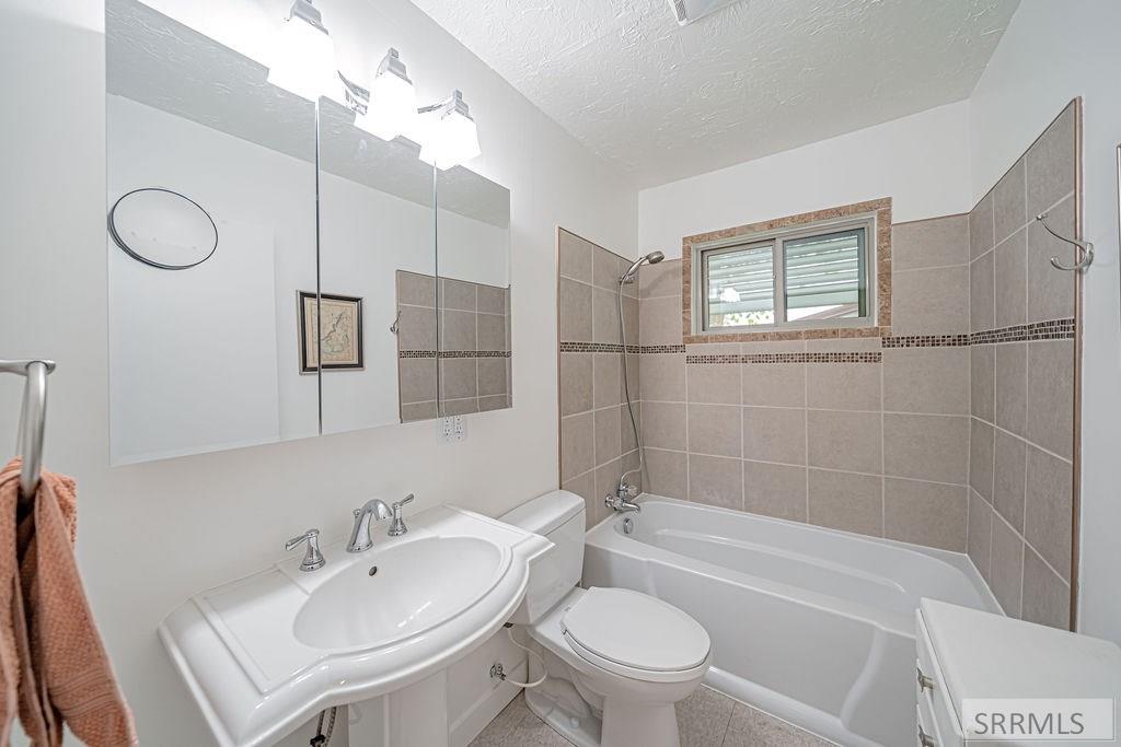 990 Hillview Drive, BLACKFOOT, Idaho image 31