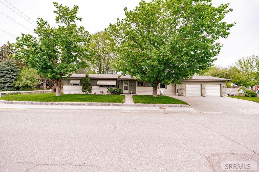 990 Hillview Drive, BLACKFOOT, Idaho image 2