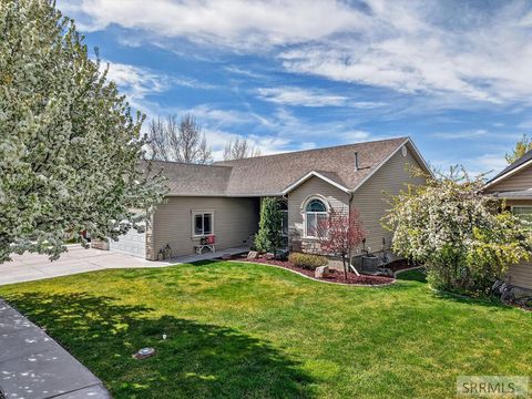 Photo of 880 Redman Street, CHUBBUCK, ID 83202 (MLS # 2185458)