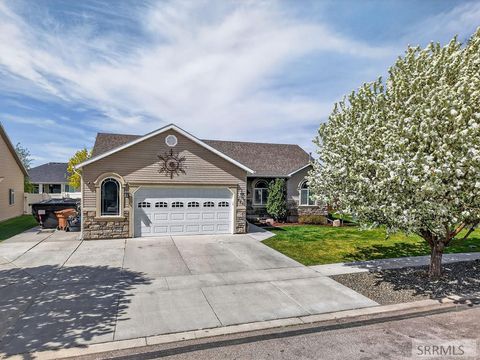 Photo of 880 Redman Street, CHUBBUCK, ID 83202 (MLS # 2185458)