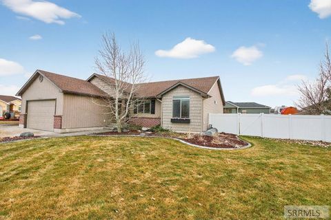 Photo of 4212 E Tawzer Way, IDAHO FALLS, ID 83406 (MLS # 2182150)