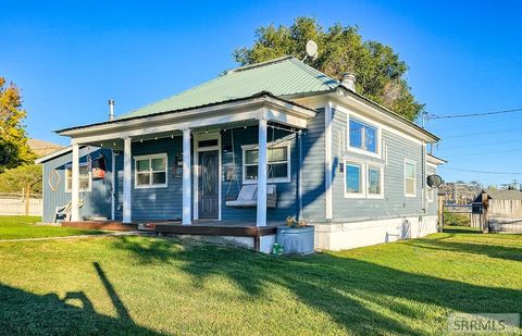 Photo of 210 E Salmon Avenue, ARCO, ID 83213 (MLS # 2185393)