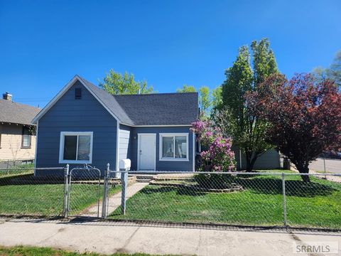 Photo of 308 N 9th Avenue, POCATELLO, ID 83201 (MLS # 2181011)