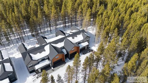 Photo of 4359 Yeti Ln, ISLAND PARK, ID 83429 (MLS # 2182189)