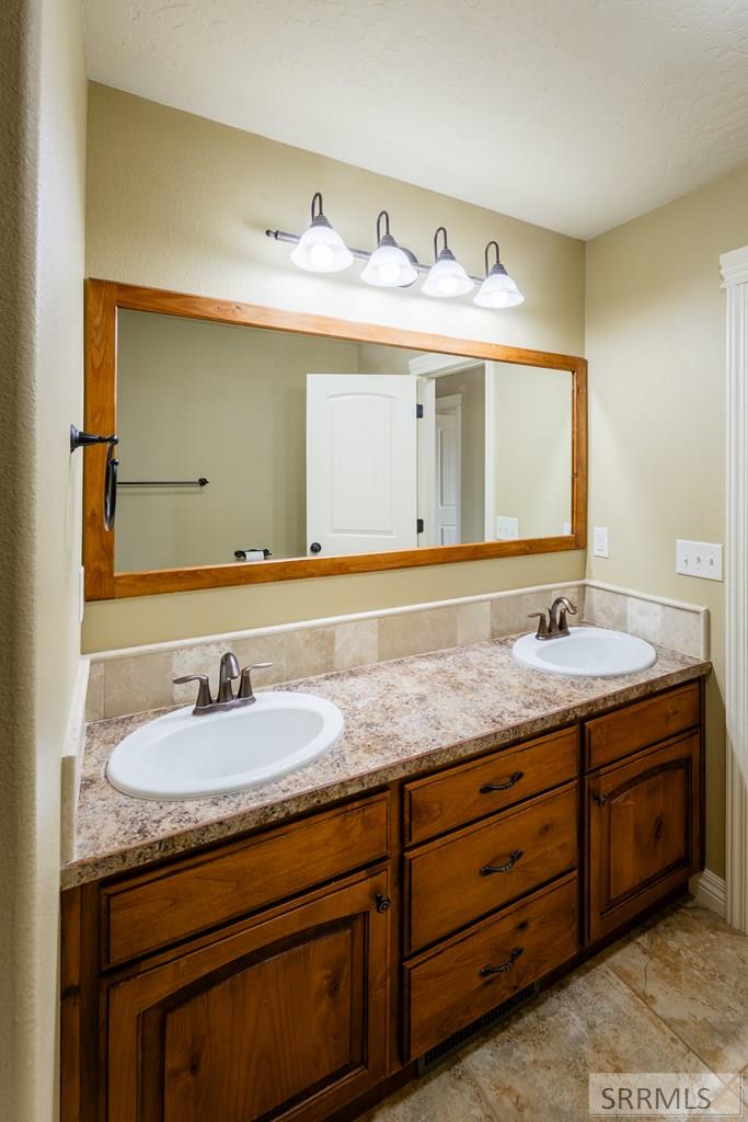 7108 S 400 W, REXBURG, Idaho image 28