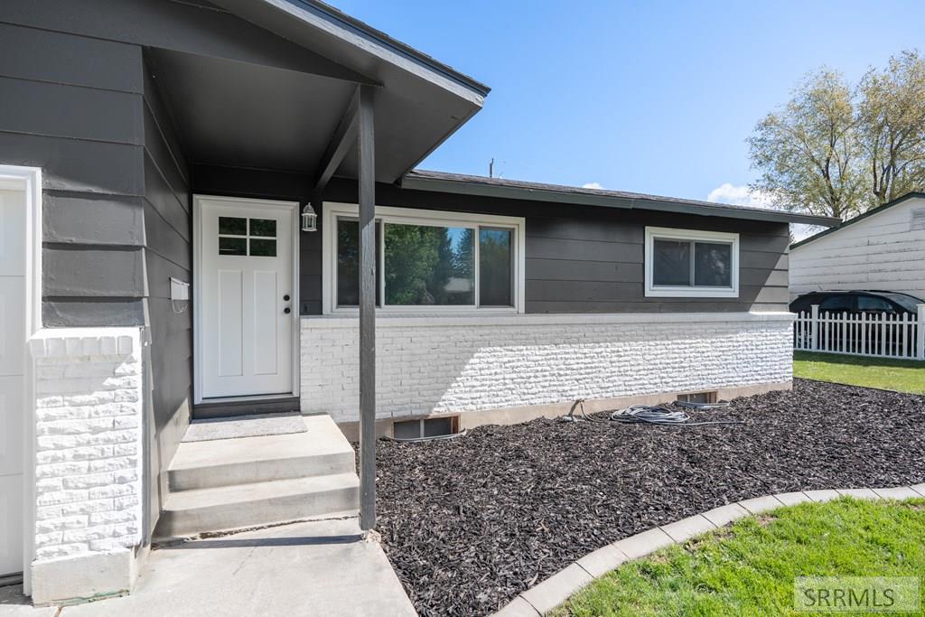 2016 Sierra Drive, IDAHO FALLS, Idaho image 5