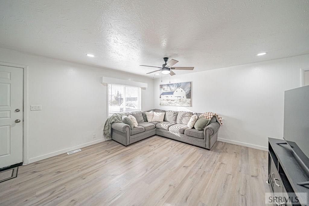 1064 Hillview Avenue, IDAHO FALLS, Idaho image 7