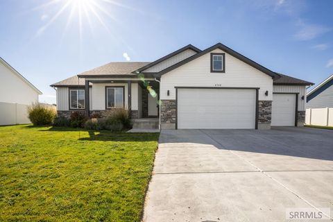 Photo of 4340 Arcadia Ave, IDAHO FALLS, ID 83401 (MLS # 2180279) Photo of 4340 Arcadia Ave, IDAHO FALLS, ID 83401 (MLS # 2180279)