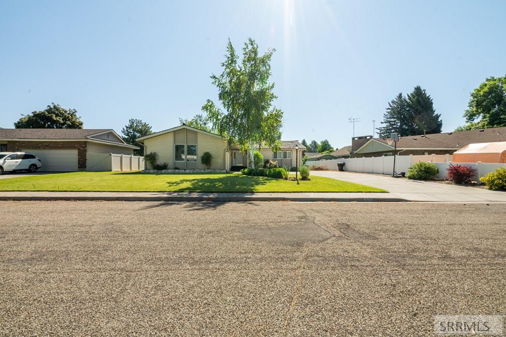 52 Sunset Circle, REXBURG, Idaho image 3