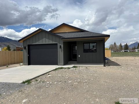 Homes For Sale - 412 Rose Avenue<br/> MACKAY, ID 83251