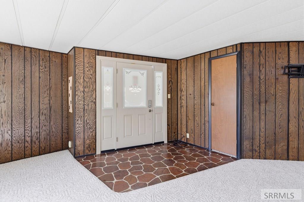 640 Coachman Circle