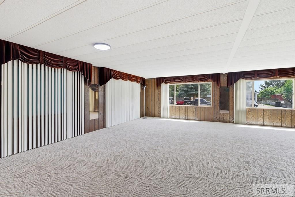 640 Coachman Circle