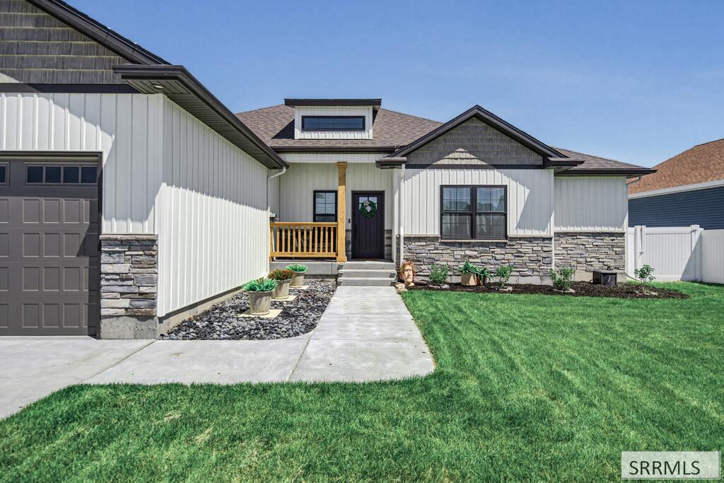 902 Jack Ln