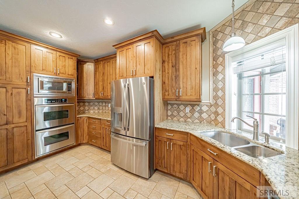 220 Stillwater Drive, IDAHO FALLS, Idaho image 11