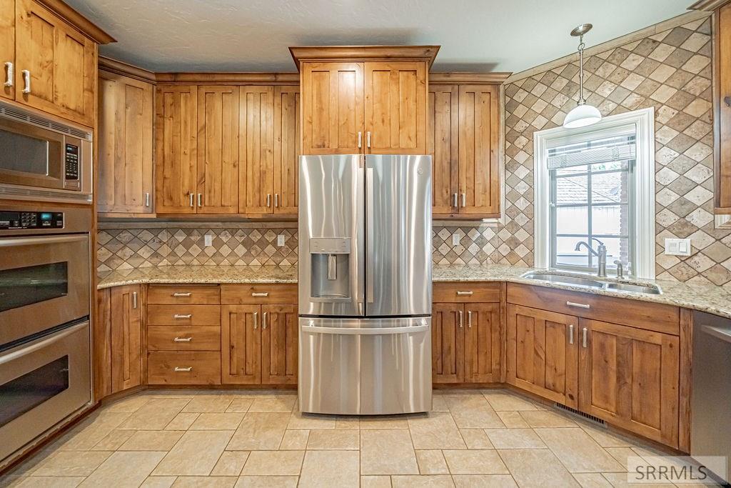 220 Stillwater Drive, IDAHO FALLS, Idaho image 12