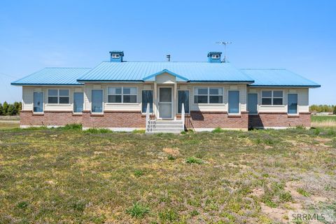 Photo of 165 N 900 W, BLACKFOOT, ID 83221 (MLS # 2177139)