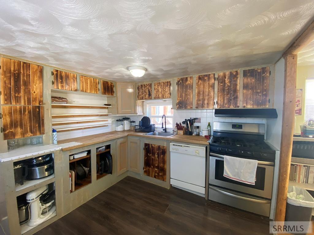 609 Bluebird Lane, CHALLIS, Idaho image 13