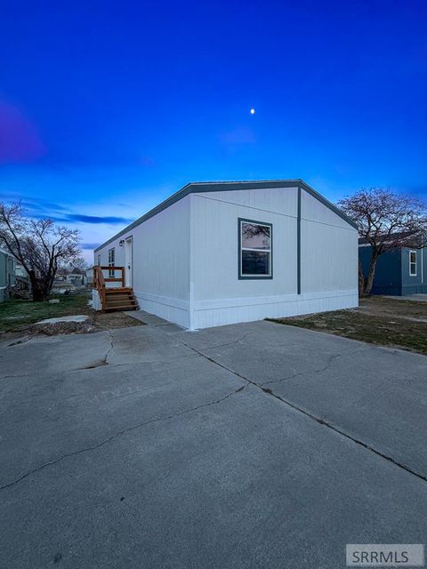 Photo of 1900 W Quinn Road #134, POCATELLO, ID 83202 (MLS # 2181880)