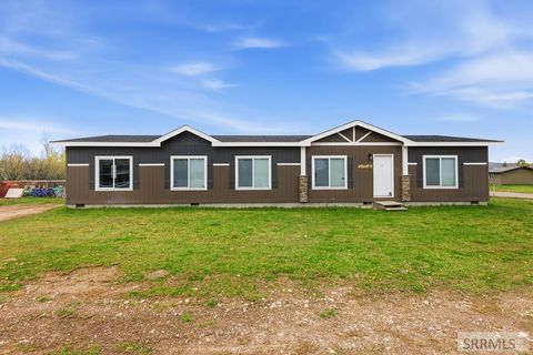 Homes For Sale - 114 Elm Street<br/> VICTOR, ID 83455