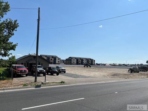 Photo of 1908 E Lincoln Road, IDAHO FALLS, ID 83401 (MLS # 2178056) Photo of 1908 E Lincoln Road, IDAHO FALLS, ID 83401 (MLS # 2178056)