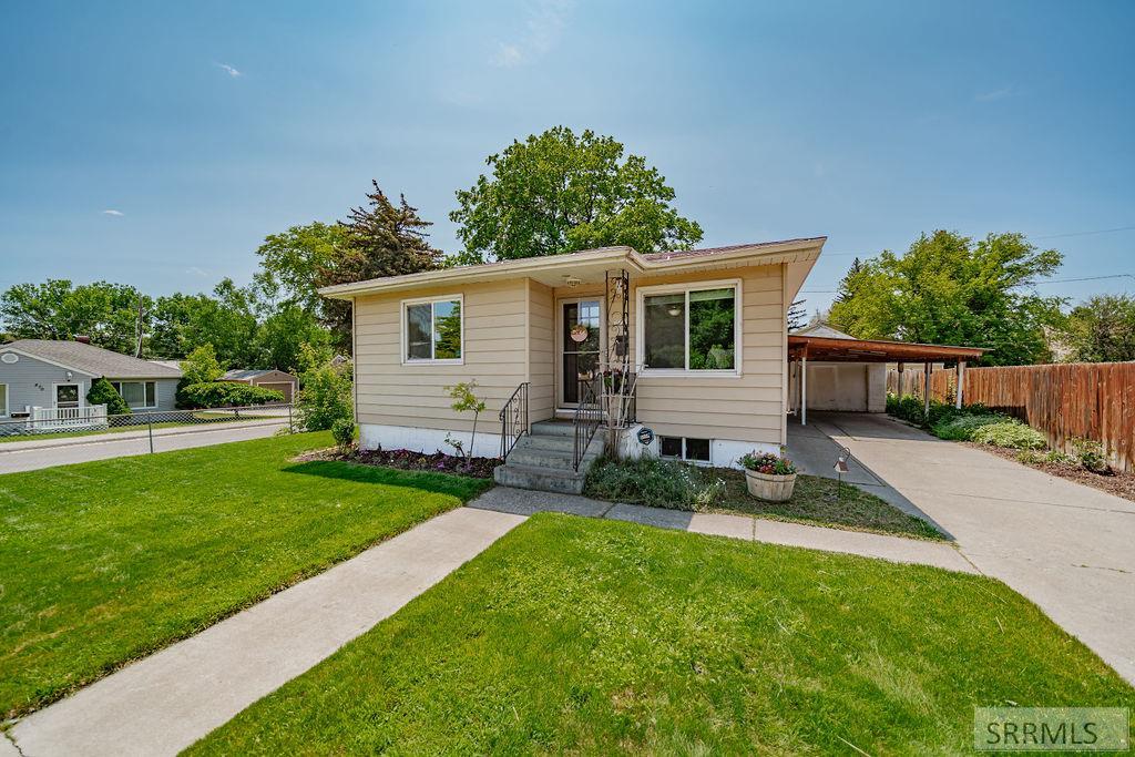 696 Gladstone Street, IDAHO FALLS, Idaho image 1