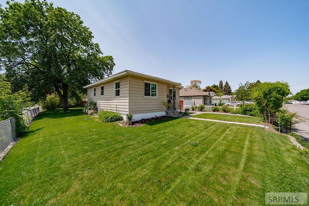 696 Gladstone Street, IDAHO FALLS, Idaho image 3
