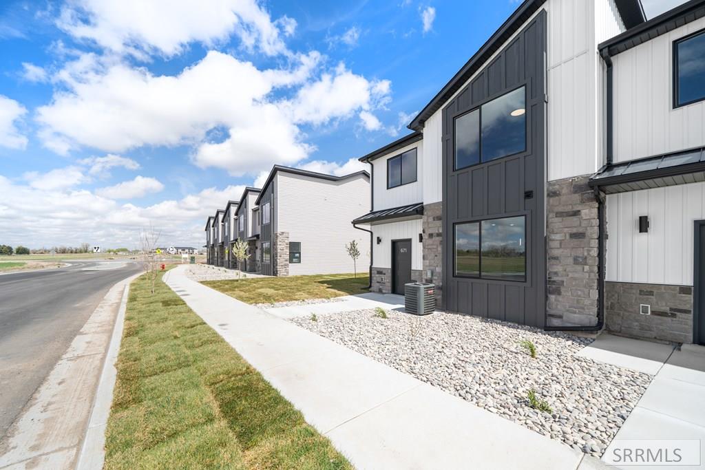 749 Curlew Drive