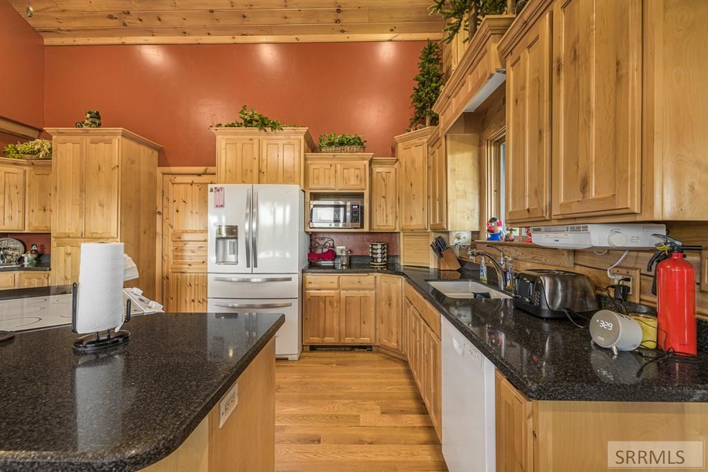 1665 Whisper Ridge Road, ASHTON, Idaho image 18