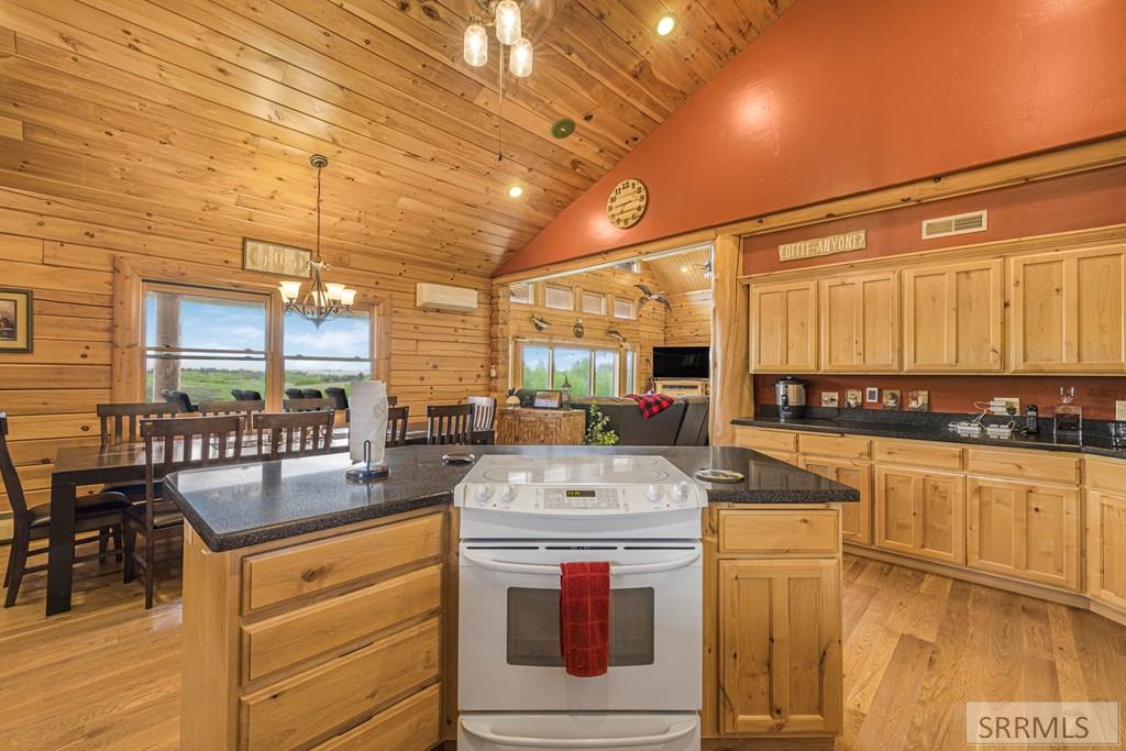 1665 Whisper Ridge Road, ASHTON, Idaho image 13