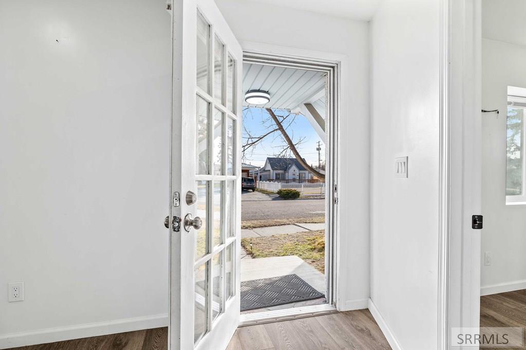 561 Gladstone Street