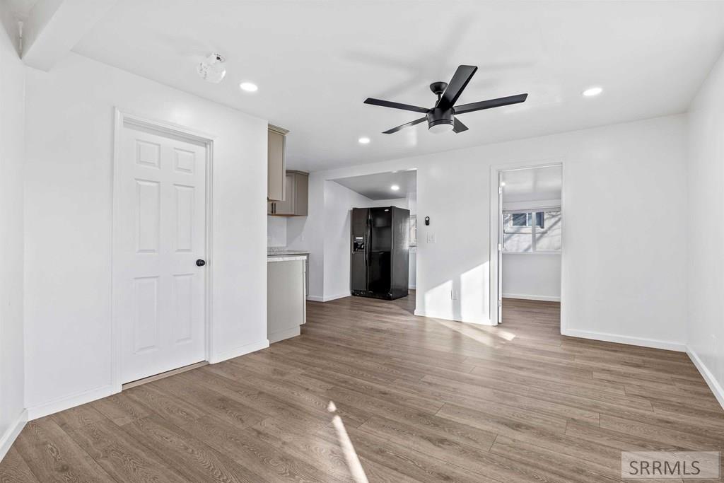 561 Gladstone Street