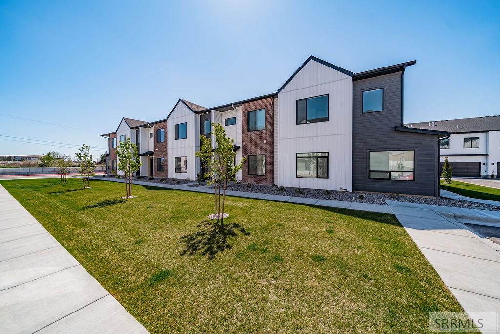1247 Meadow Edge Ct