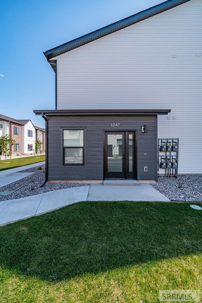 1247 Meadow Edge Ct