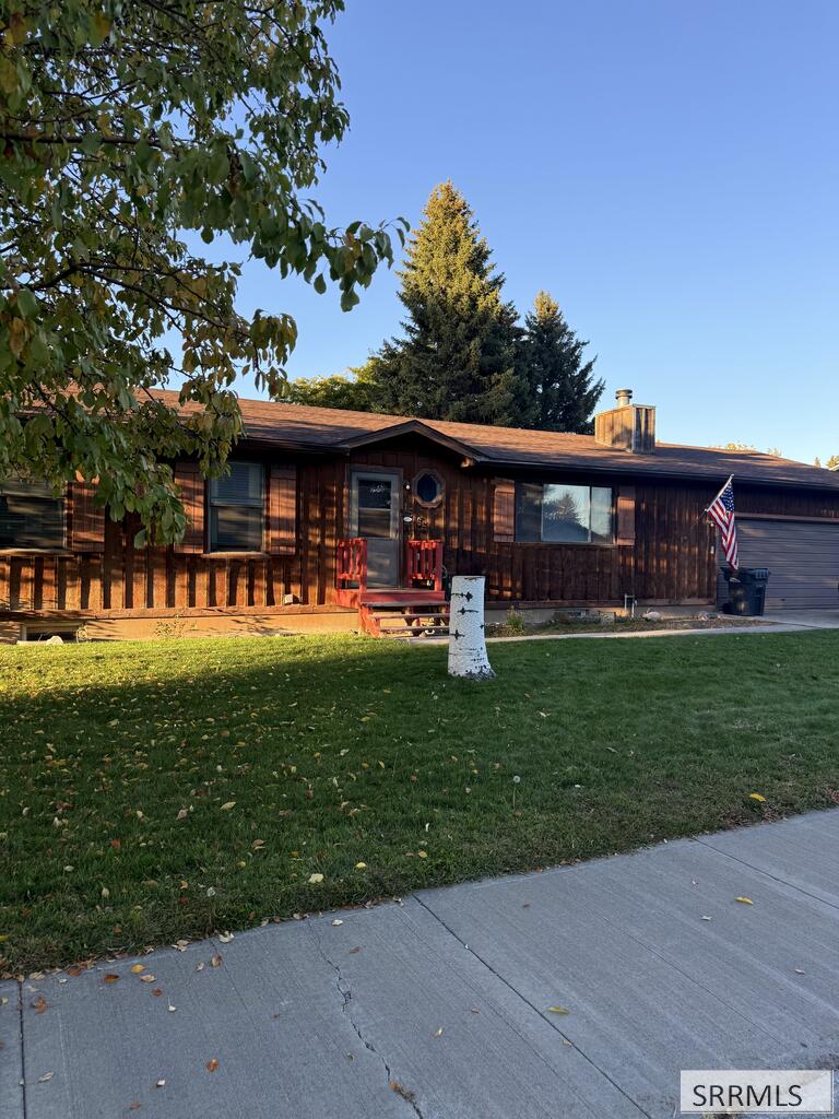1565 Parkwood Circle