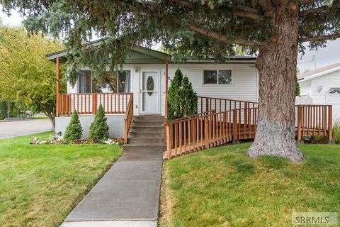 Photo of 1005 Bingham Avenue, IDAHO FALLS, ID 83402 (MLS # 2180229) Photo of 1005 Bingham Avenue, IDAHO FALLS, ID 83402 (MLS # 2180229)