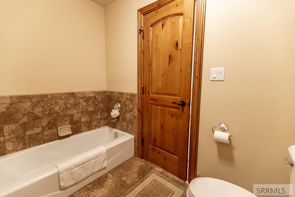 7695 N Riverfront Drive, IDAHO FALLS, Idaho image 49