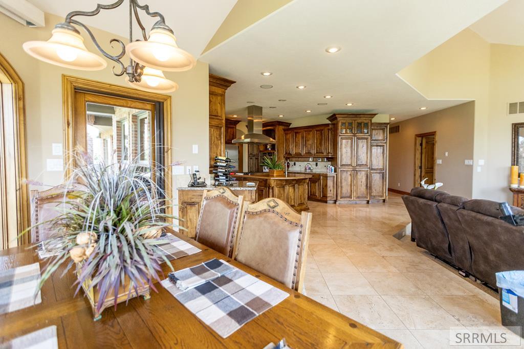 7695 N Riverfront Drive, IDAHO FALLS, Idaho image 28