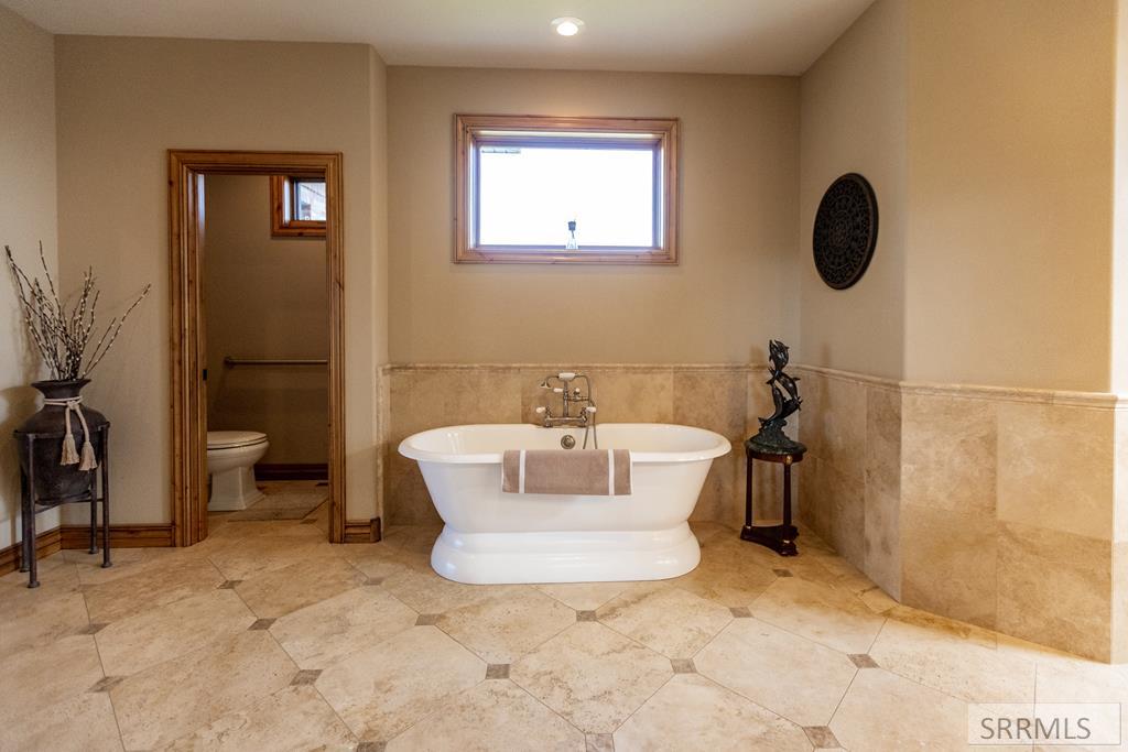 7695 N Riverfront Drive, IDAHO FALLS, Idaho image 32