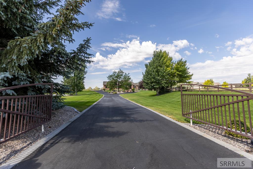 7695 N Riverfront Drive, IDAHO FALLS, Idaho image 4