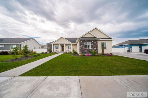Photo of 728 Regency Lane, IDAHO FALLS, ID 83402 (MLS # 2185977)