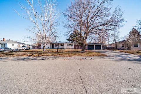 Photo of 165 Horrocks Drive, BLACKFOOT, ID 83221 (MLS # 2181109)