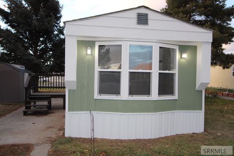 Photo of 3375 E Elswood Drive, IDAHO FALLS, ID 83402 (MLS # 2181088)