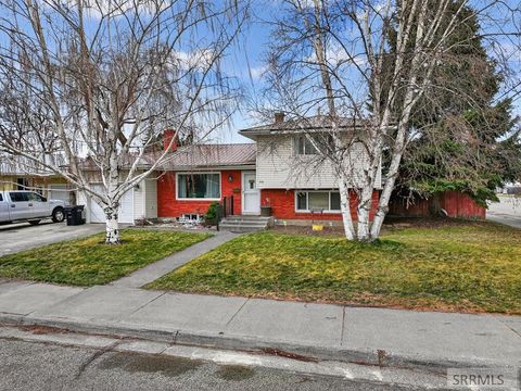 Photo of 900 Stanger Avenue, IDAHO FALLS, ID 83404 (MLS # 2184915)