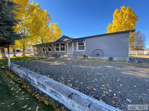 Homes For Sale - 310 Apex Lane<br/> CHALLIS, ID 83226