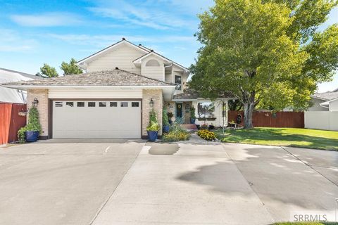 Photo of 3131 Escalante Avenue, IDAHO FALLS, ID 83404 (MLS # 2179984) Photo of 3131 Escalante Avenue, IDAHO FALLS, ID 83404 (MLS # 2179984)