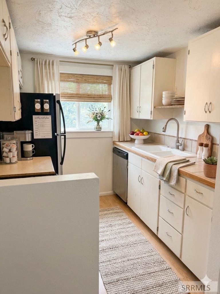 325 Bonneville Drive