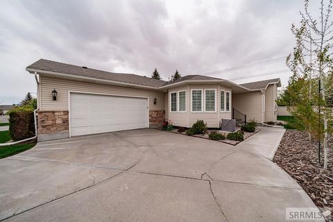 Photo of 484 Hickory Circle, IDAHO FALLS, ID 83404 (MLS # 2185605)