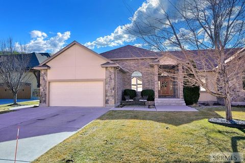 Photo of 682 White Pine Lane, IDAHO FALLS, ID 83404 (MLS # 2181933)